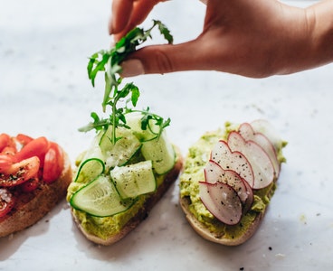 Yumurtali ve toyuqlu tost